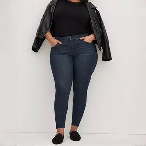 {torrid} "Bombshell Skinny" Slim Premium Stretch Raw Hem Denim Jeans